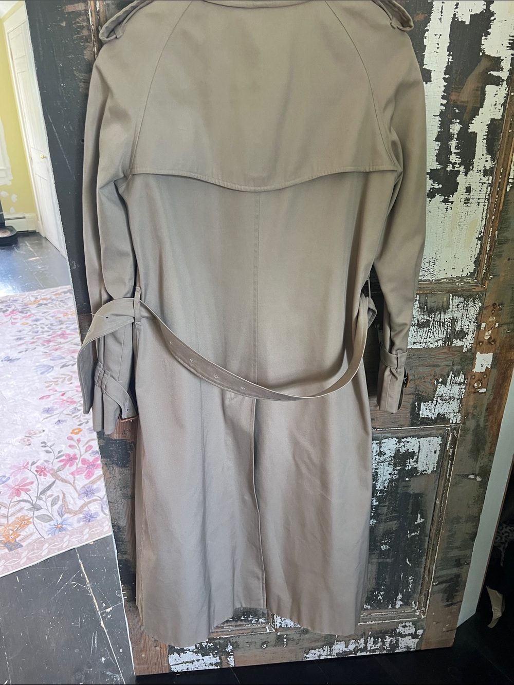 Burberry Beige Double-Breasted Trench Coat - Picture 4 of 4